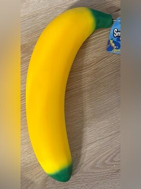 RMS CRAZY FUN SMUSHMART BANANA 15” GIANT SQUISHY TOY. ORIGINAL/AUTHENTIC NWT